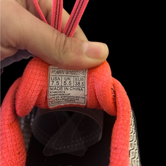 Saucony Women’s Size 7.5 Guide Running Shoes – Gray/Pink/black – Great Condition - Picture 11 of 11